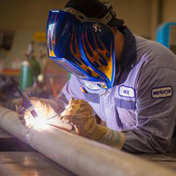 Mặt nạ hàn điện và những nguy cơ của thợ hàn